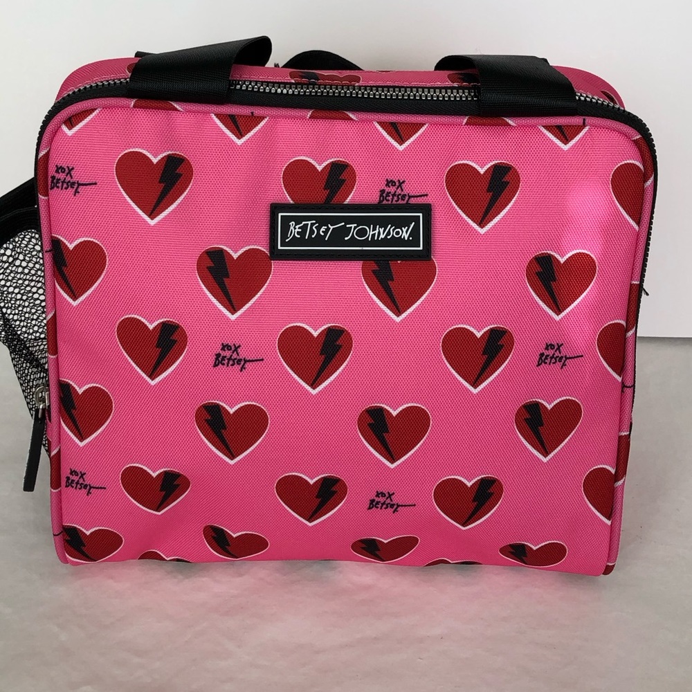 Lunch Tote Betsey Johnson Insulated Pink with Red Hearts Love at First Bite NEW